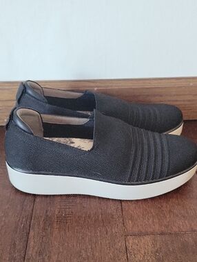 TRAQ By ALEGRIA black slip shoes Size 39